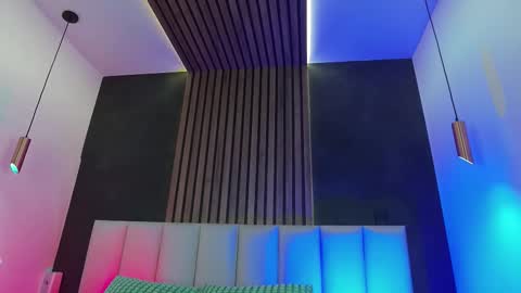 PARIS online show from 02/17/26, 08:48