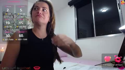 Paris online show from 09/24/25, 01:53