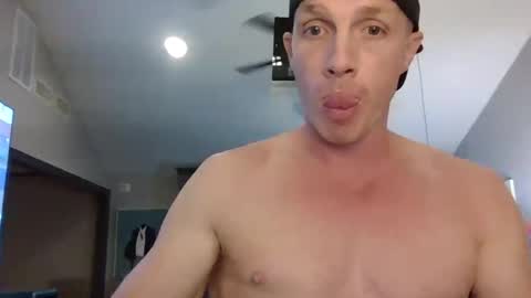 Snapshot of parkerflexes chatting on 11/24/25, 04:34 Parker online show from 11/24/25, 04:34