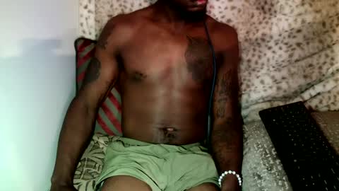 Snapshot of parlaytellio chatting on 12/01/24, 04:51 Parlay Tellio online show from 12/01/24, 04:51