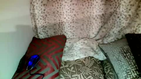 Snapshot of parlaytellio chatting on 12/28/24, 02:43 Parlay Tellio online show from 12/28/24, 02:43