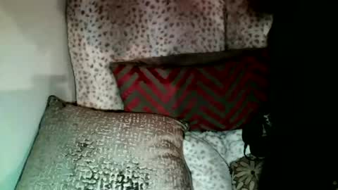 Snapshot of parlaytellio chatting on 01/04/25, 10:55 Parlay Tellio online show from 01/04/25, 10:55