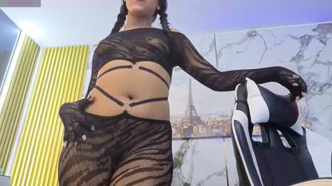 Snapshot of party_with_medellin23 chatting on 03/11/26, 11:00 party_with_medellin23 online show from 03/11/26, 11:00