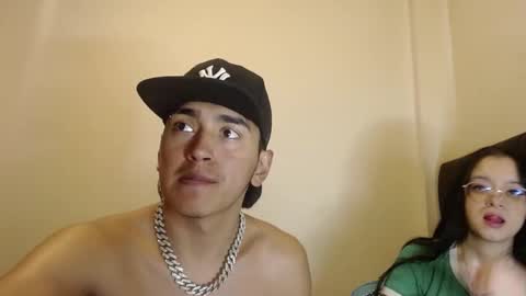 Snapshot of partywhite chatting on 01/19/25, 06:53 partywhite online show from 01/19/25, 06:53