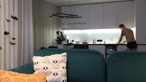 Pashka online show from 10/28/25, 05:22