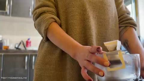 Snapshot of passionessa chatting on 04/15/26, 06:42 Call me Miss Alice Careful Passion Queen online show from 04/15/26, 06:42