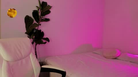 Snapshot of passionlover_ chatting on 03/29/26, 02:33 online show from 03/29/26, 02:33