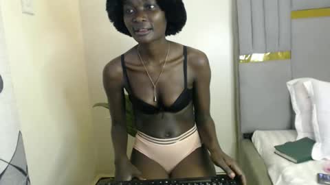 Snapshot of patie256 chatting on 02/20/26, 11:11 penny jagens online show from 02/20/26, 11:11