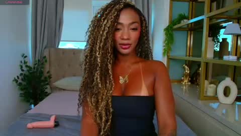 Snapshot of patricia_rosse21 chatting on 04/13/26, 11:27 Patricia Rossi online show from 04/13/26, 11:27