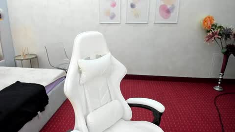 Patricia online show from 12/21/24, 01:42