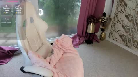 Patricia online show from 10/03/25, 08:44