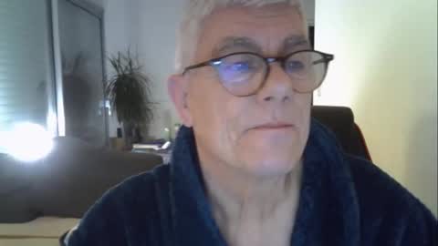 Snapshot of patrick5275 chatting on 04/03/26, 05:49 patrick5275 online show from 04/03/26, 05:49