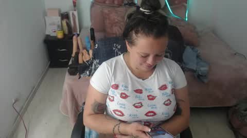 Snapshot of patty_squirt87 chatting on 04/16/26, 11:33 patty squirt87 online show from 04/16/26, 11:33