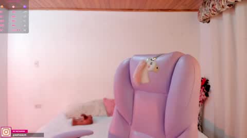 Snapshot of pau_cute chatting on 01/05/25, 04:58 Sofa online show from 01/05/25, 04:58