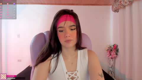 Snapshot of pau_cute chatting on 01/06/25, 05:38 Sofa online show from 01/06/25, 05:38