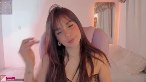 Snapshot of pau_cute chatting on 02/25/25, 07:31 Sofa online show from 02/25/25, 07:31