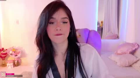 Snapshot of pau_cute chatting on 09/15/25, 03:50 Sofa online show from 09/15/25, 03:50
