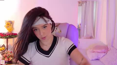 Snapshot of pau_cute chatting on 09/22/25, 08:55 Sofa online show from 09/22/25, 08:55