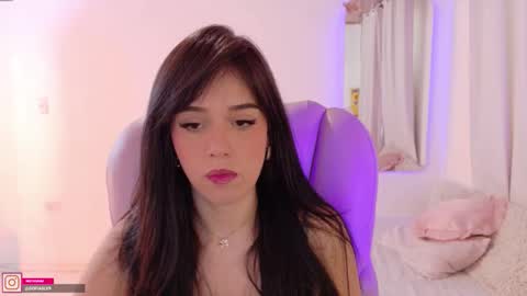 Snapshot of pau_cute chatting on 10/04/25, 09:46 Sofa online show from 10/04/25, 09:46