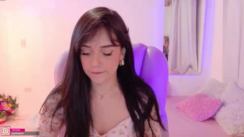 Snapshot of pau_cute chatting on 10/08/25, 11:46 Sofa online show from 10/08/25, 11:46