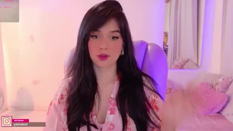 Snapshot of pau_cute chatting on 10/22/25, 04:24 Sofa online show from 10/22/25, 04:24