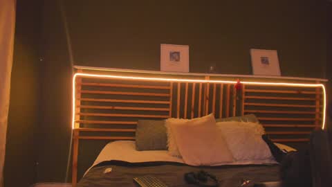 Paul online show from 01/21/25, 01:11