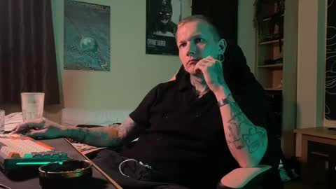 Snapshot of paul_razor chatting on 05/04/26, 02:13 Paul online show from 05/04/26, 02:13
