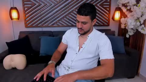 Snapshot of paul_rivera chatting on 05/01/26, 01:21 Paul Rivera online show from 05/01/26, 01:21