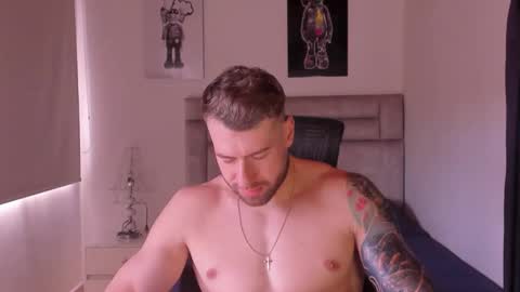 PAUL ROGER online show from 11/01/25, 05:37