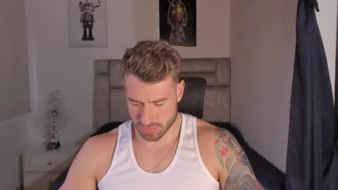 PAUL ROGER online show from 11/18/25, 09:41