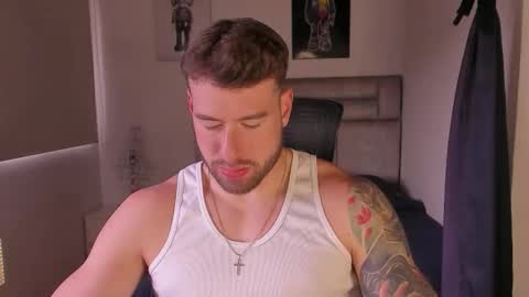 Snapshot of paul_roger chatting on 03/08/26, 08:45 PAUL ROGER online show from 03/08/26, 08:45