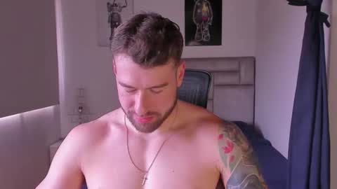 Snapshot of paul_roger chatting on 03/10/26, 05:18 PAUL ROGER online show from 03/10/26, 05:18