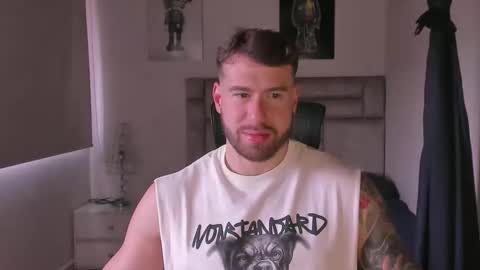 Snapshot of paul_roger chatting on 03/15/26, 04:57 PAUL ROGER online show from 03/15/26, 04:57