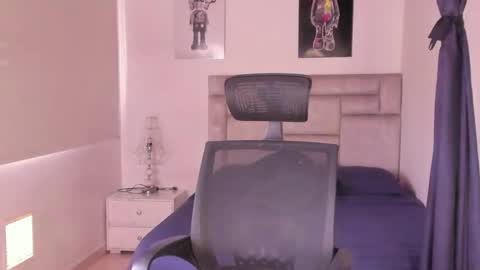 Snapshot of paul_roger chatting on 03/24/26, 08:47 PAUL ROGER online show from 03/24/26, 08:47