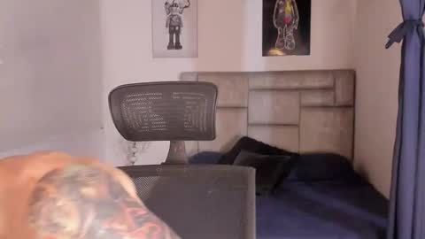 Snapshot of paul_roger chatting on 03/30/26, 11:28 PAUL ROGER online show from 03/30/26, 11:28