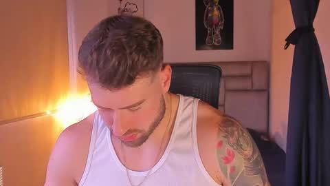 Snapshot of paul_roger chatting on 04/05/26, 09:23 PAUL ROGER online show from 04/05/26, 09:23