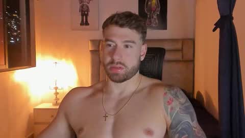 Snapshot of paul_roger chatting on 04/11/26, 02:05 PAUL ROGER online show from 04/11/26, 02:05