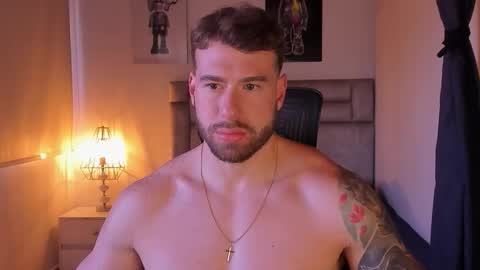 Snapshot of paul_roger chatting on 04/12/26, 02:22 PAUL ROGER online show from 04/12/26, 02:22