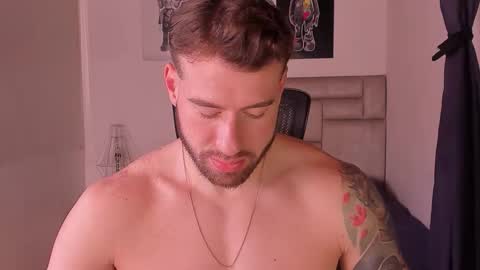 Snapshot of paul_roger chatting on 04/15/26, 09:48 PAUL ROGER online show from 04/15/26, 09:48