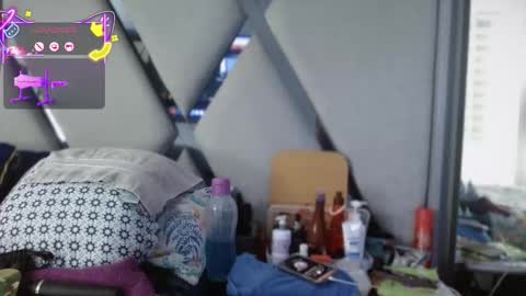 Paula online show from 10/10/25, 10:09