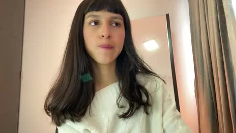 Snapshot of paulainblue chatting on 05/15/26, 10:17 online show from 05/15/26, 10:17