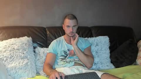 Snapshot of paulblack021 chatting on 10/24/25, 08:49 paulblack021 online show from 10/24/25, 08:49