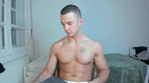 Snapshot of paulblack021 chatting on 11/16/25, 05:29 paulblack021 online show from 11/16/25, 05:29