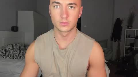 Snapshot of paulblack021 chatting on 11/18/25, 07:40 paulblack021 online show from 11/18/25, 07:40