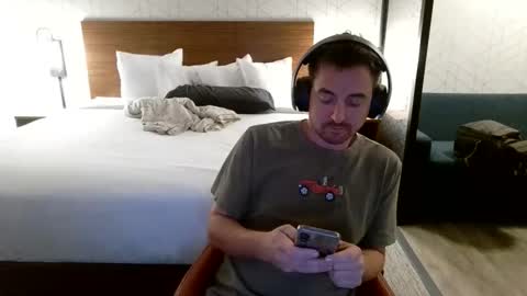 Snapshot of pauldemonte chatting on 04/06/26, 05:41 pauldemonte online show from 04/06/26, 05:41