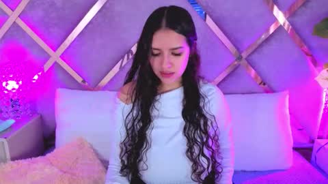 Snapshot of paulette_dupont_ chatting on 12/19/25, 04:41 paulette_dupont_ online show from 12/19/25, 04:41