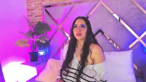 Snapshot of paulette_dupont_ chatting on 12/23/25, 03:48 paulette_dupont_ online show from 12/23/25, 03:48