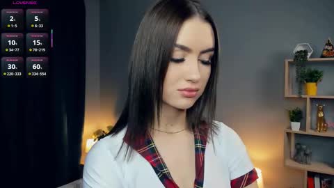 Snapshot of paulettelafevre chatting on 10/16/25, 07:15 Eva online show from 10/16/25, 07:15