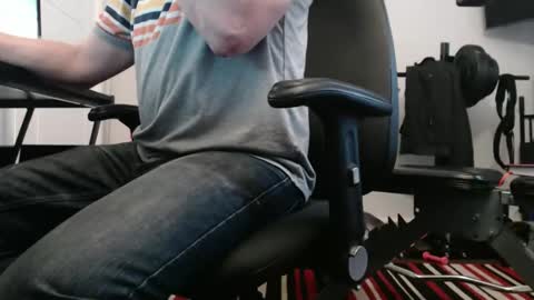 Snapshot of paulie120464 chatting on 10/27/25, 04:22 paulie120464 online show from 10/27/25, 04:22