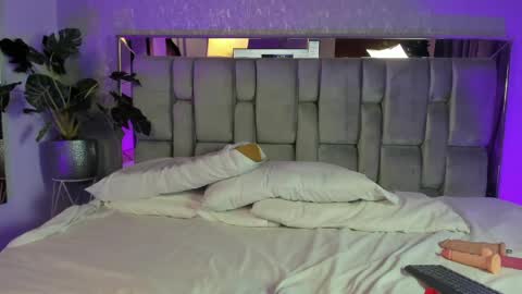 Snapshot of pauliinalopez chatting on 03/26/26, 09:42 PAULINA online show from 03/26/26, 09:42